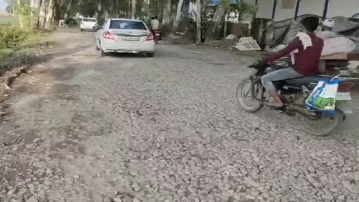 roads Bad condition in Karnal indri