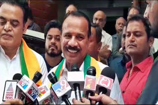 outraged against the Congress government  Sadananda Gowda was outraged against the Congress  MP DV Sadananda Gowda  ಡಿಸಿಎಂ ಡಿಕೆ ಶಿವಕುಮಾರ್  ಸಮುದ್ರದ ಮೇಲೆ ಕಲ್ಲೆಸೆಯುವ ಕೆಲಸ  ಸಂಸದ ಡಿವಿ ಸದಾನಂದಗೌಡ