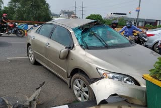 Car collided with divider on elevated road
