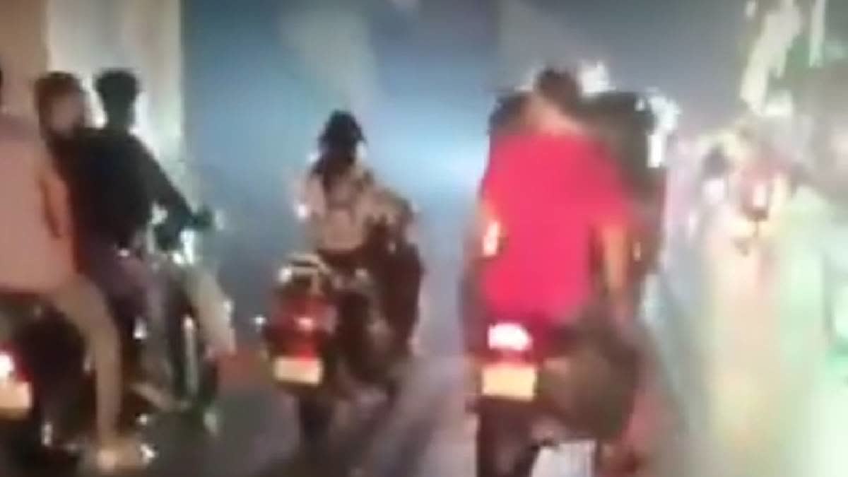 Girl Riding Scooty Molested On Agra Streets By Bikers, Traffic Cop Comes To Rescue, 2 Held