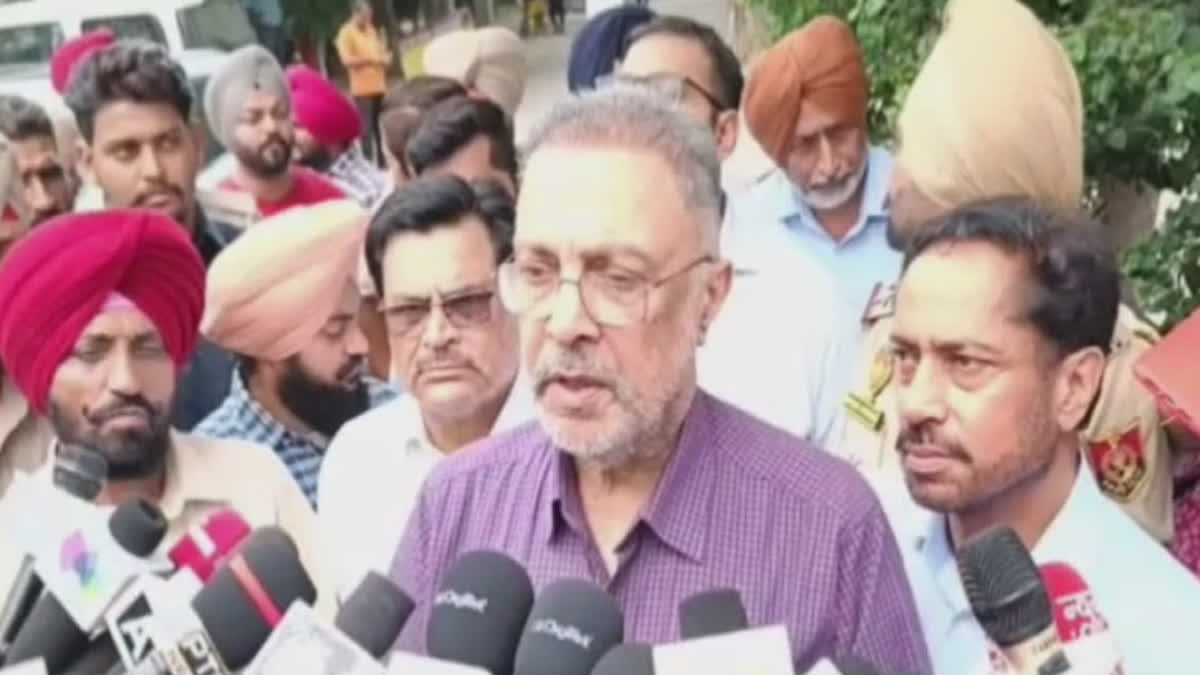 BALBIR SIDHU STOOD WITH DOCTORS