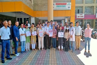 Doctors Protest in Kullu over Kolkata Doctor Rape Murder Case