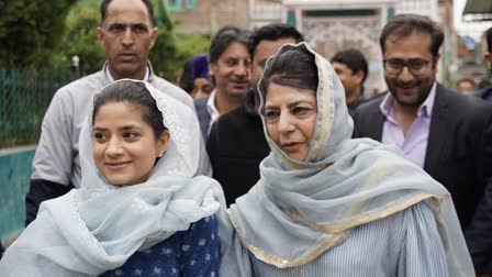 Illtija Mufti (L) with mother Mehbooba Mufti