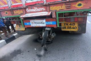 2 youths died on a bike collided lorry accident near Vellore