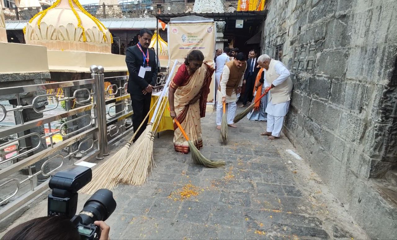 President swept Mahakal temple