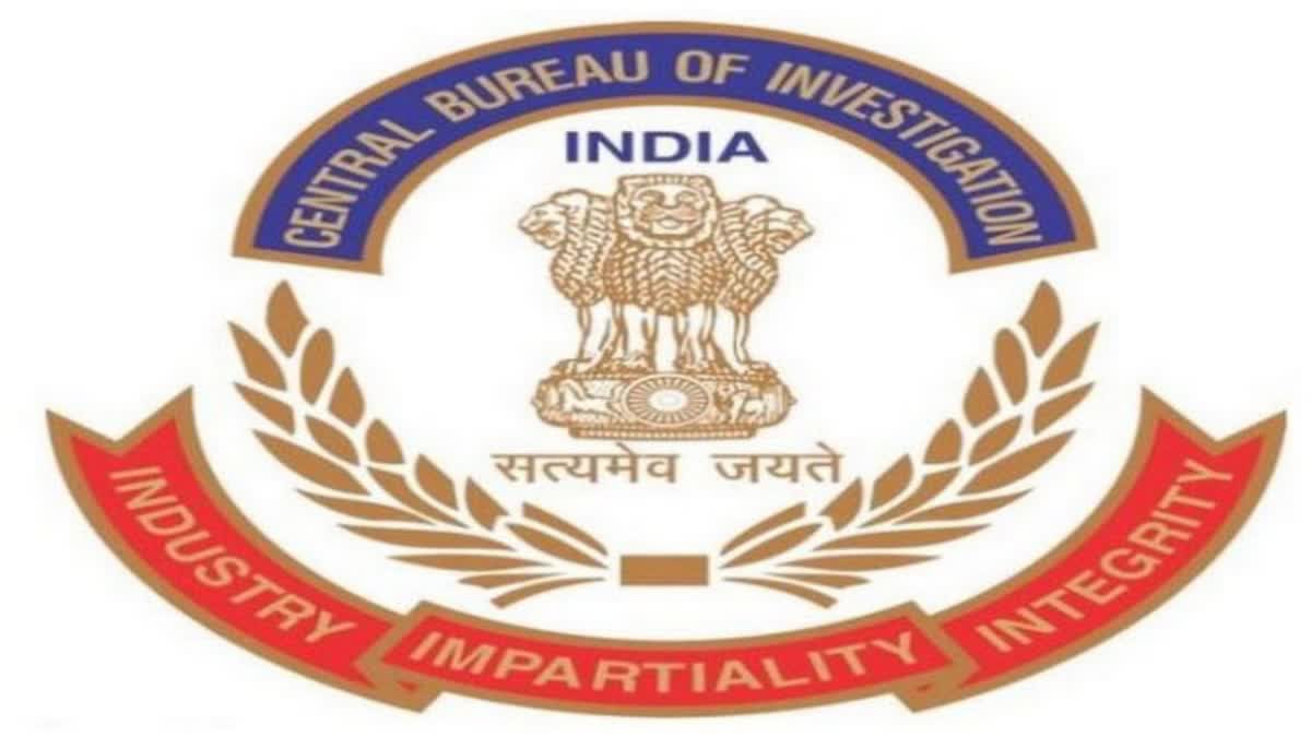 PMO imposter case  CBI conducts searches  premises of Maayank Tiwari  ಪಿಎಂಒ ಸೋಗಿನಲ್ಲಿ ವಂಚನೆ ಪ್ರಕರಣ  ಮಾಯಾಂಕ್ ತಿವಾರಿ ಆವರಣದಲ್ಲಿ ಸಿಬಿಐ ಶೋಧ  ಪ್ರಧಾನ ಮಂತ್ರಿ ಕಚೇರಿಯ ಉನ್ನತ ಅಧಿಕಾರಿ  ಅಹಮದಾಬಾದ್ ಮೂಲದ ಮಾಯಾಂಕ್ ತಿವಾರಿ  ವಿವಾದವನ್ನು ಪರಿಹರಿಸಲು ಒತ್ತಡ ಹೇರಿದ ಪ್ರಕರಣ  ಅಧಿಕಾರಿಯಂತೆ ನಟಿಸಿ ವಿವಾದ ಬಗೆಹರಿಸುವಂತೆ ಒತ್ತಡ  ಸಿಬಿಐ ಇದೀಗ ತನಿಖೆ ಆರಂಭ