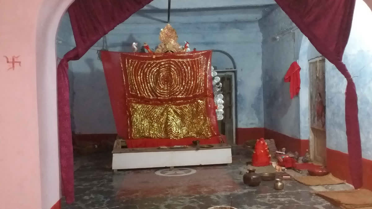 दरभंगा राजघराने वंशज के ड्योढ़ी पर मां दुर्गा की पूजा