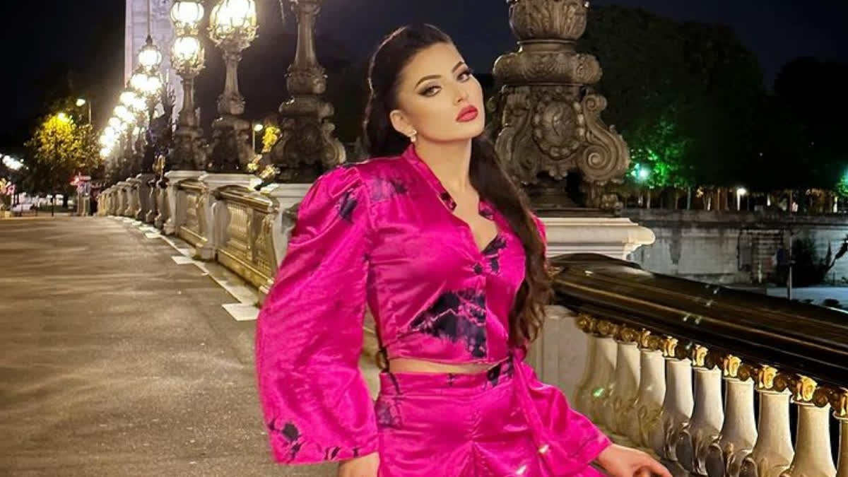 Bollywood actor Urvashi Rautela lost her iPhone during the India-Pakistan World Cup match held in Ahmedabad's Narendra Modi Stadium on October 14. She immediately reached out to her social media followers for assistance and also attached a picture of the police complaint lodged on October 15, 2023. Recently, the 29-year-old actor shared a screenshot of an email from the person who claims to have her phone.