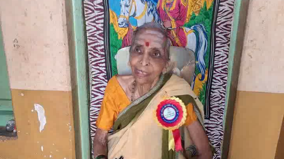 Special story of Haveri grandmother  Haveri grandmother is skilled in many arts  Haveri grandmother Siddhumati Nelavige  ಕೃತಿಗಳ ರಚನೆ  ಪುಸ್ತಕಗಳ ಮುದ್ರಣ  ಹಲವು ಕಲೆಗಳಲ್ಲಿ ಪಾರಂಗತ  ಕನ್ನಡಕದ ಸಹಾಯವಿಲ್ಲದೇ ಓದುವುದು  18 ವರ್ಷದ ಯುವತಿಯರನ್ನು ನಾಚಿಸುವಂತಿರುವ ಈ ಅಜ್ಜಿಯ ಸಾಧನೆ  ಚಿಕ್ಕವಯಸ್ಸಿನಲ್ಲಿ ಮಧುಮೇಹ  ಅಧಿಕ ರಕ್ತದೋತ್ತಡ ಸೇರಿದಂತೆ ಹಲವು ರೋಗಗಳು  ಮನುಷ್ಯನಿಗೆ ಹಲವು ಸಮಸ್ಯೆ