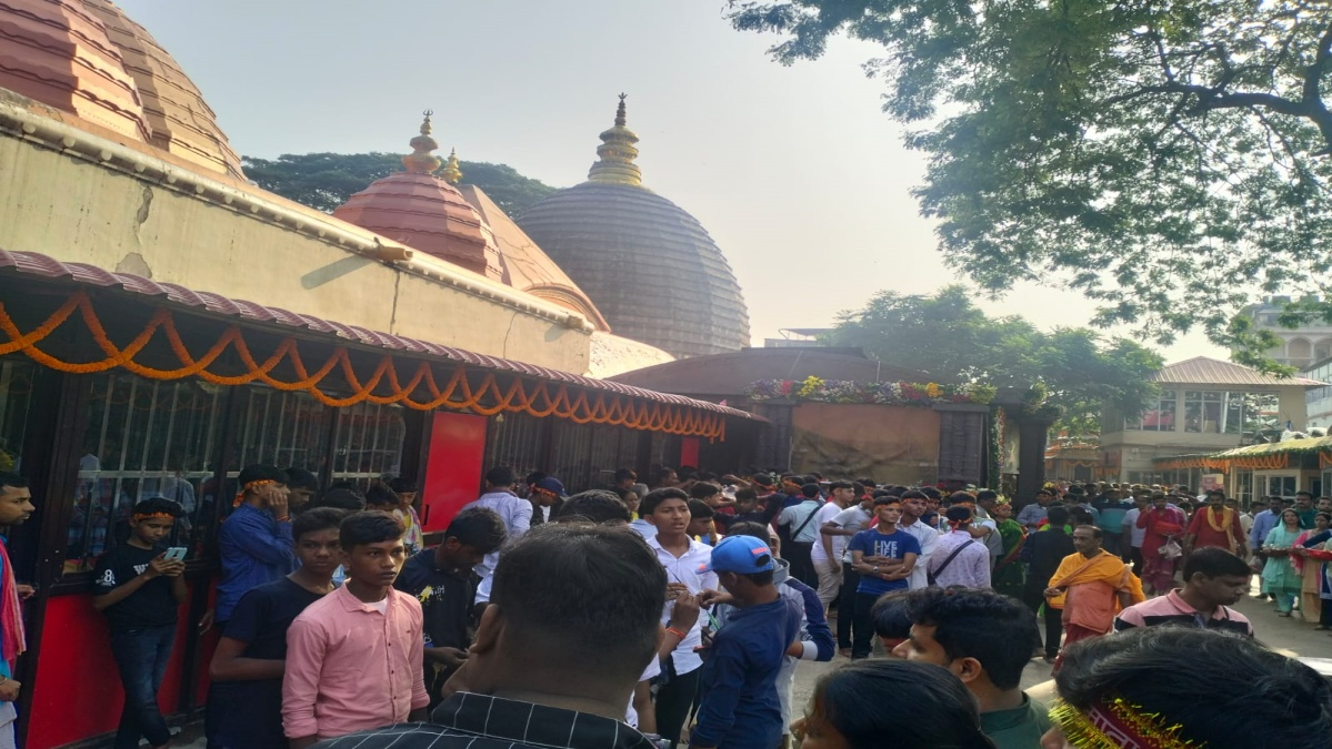 A large number of devotees have thronged the historic Kamakhya temple during Navratri and offered their prayers to Goddess Kamakhya.