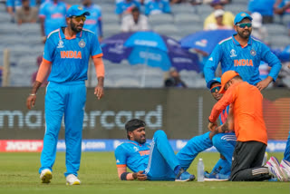 Indian all-rounder Hardik Pandya injured himself during the 9th over after physio came to check upon him. Virat Kohli bowled three balls to complete his over.
