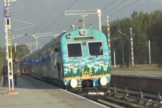 lg-sinha-inaugurates-vistadom-train-coach-in-srinagar