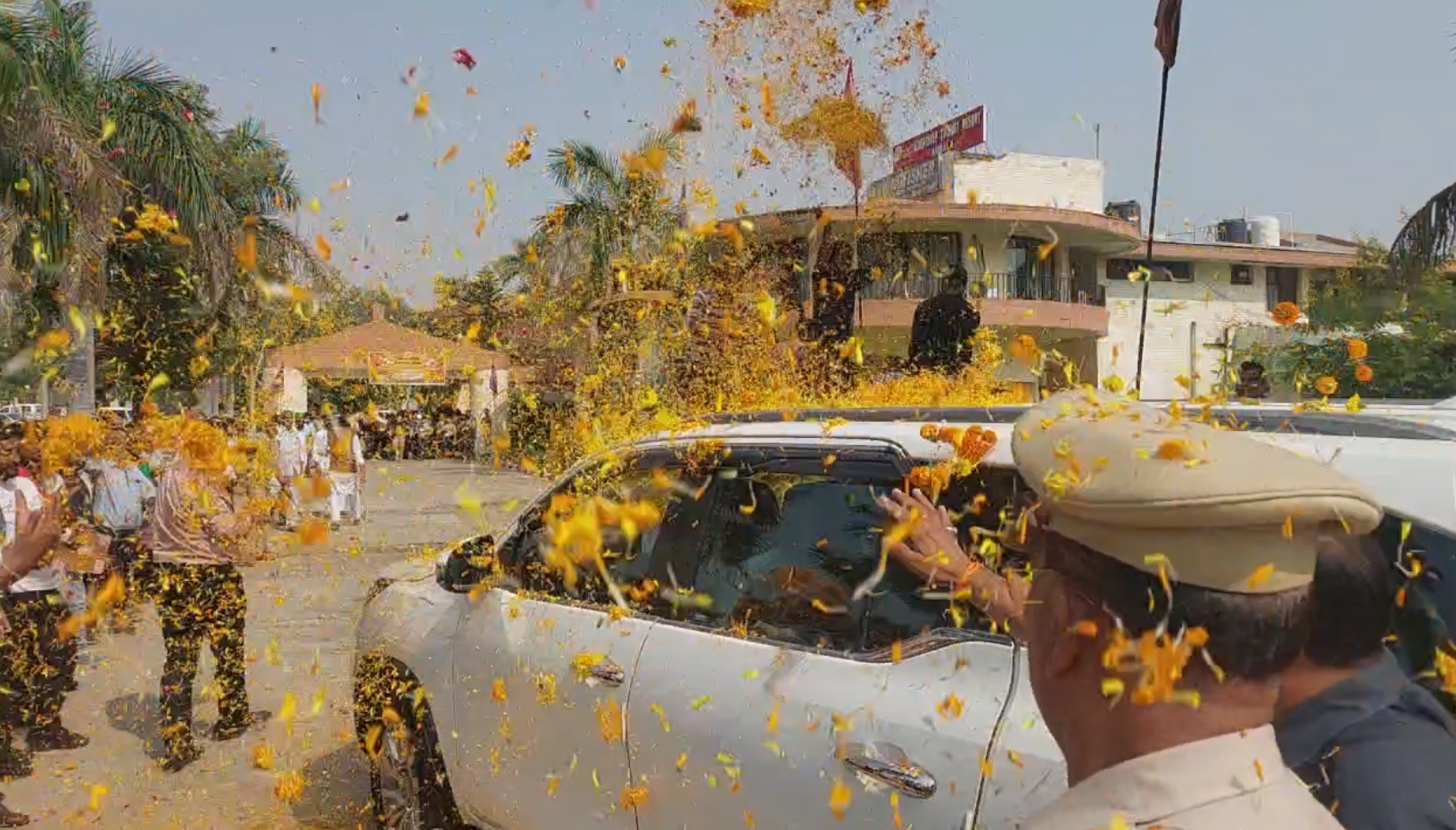 Haryana Minister Vipul Goel Flowers showered in Ambala