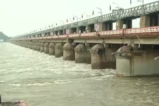 water_releas_from_prakasam_barrage