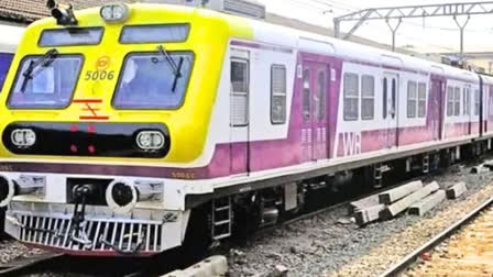 Local Train Derailed At Kalyan