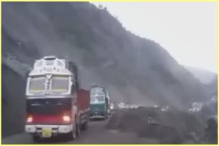 traffic-restored-on-srinagar-jammu-national-highway-after-shooting-stone-in-ramban