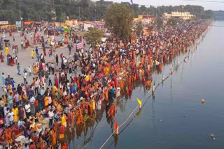 Chhath Vrati Gave Sandhya Arghya at Arpa river
