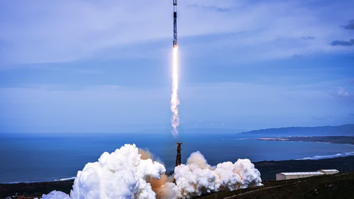 spacex-launches-heavy-satellite-in-1st-mission-for-indias-space-agency