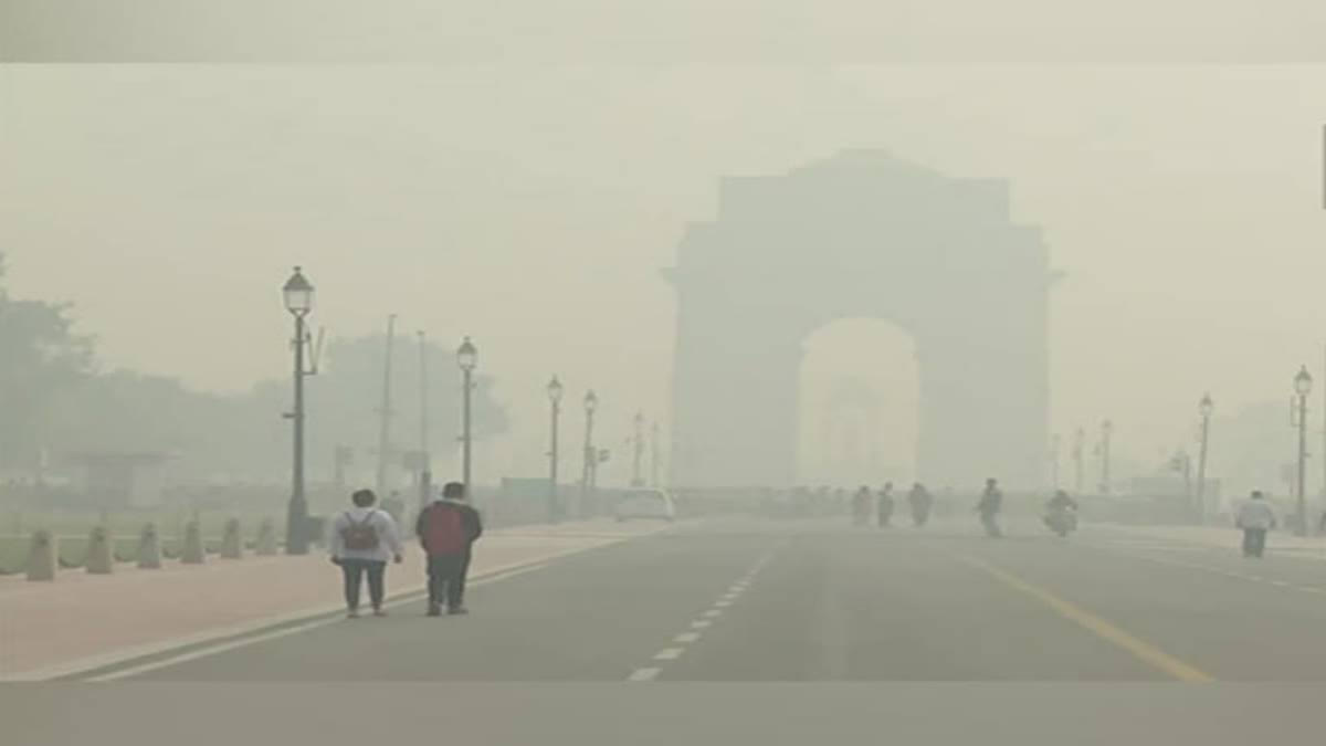 The pollution level in Delhi has reached a ‘severe’ level, significantly affecting both health and the tourism business.