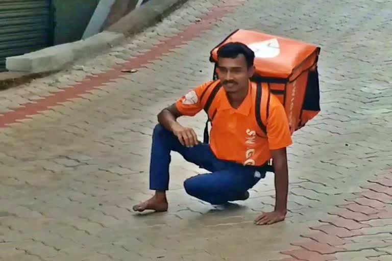 AYYAPPA DEVOTEE STUCK IN MUD