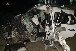 four-people-injured-after-car-collides-with-tree-in-ranchi