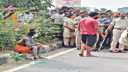 Aghori Naga Sadhu Hulchul in Mangalagiri Road