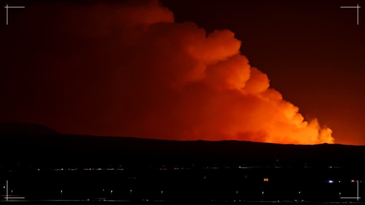 Volcano erupts in southwest Iceland