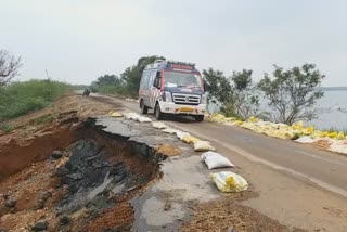 roads_damaged_due_to_cyclone