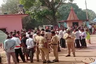 pro-kannada-activists-protested-for-unfurl-the-kannada-flag-in-belagavi