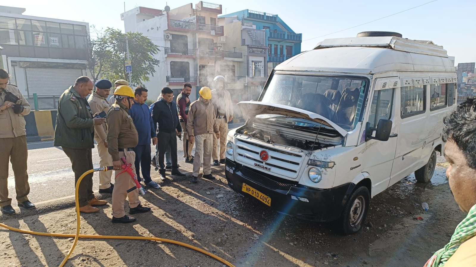 Una Fire Breaks in School Children Tempo Traveller