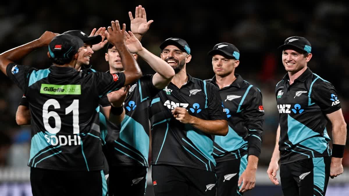New Zealand beat Pakistan by 7 wickets in 4th t20i
