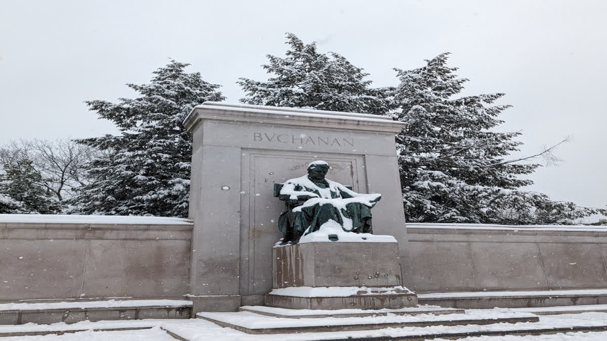 Frigid air hit the Midwest from Canada and many states were warned that wind chills sliding to minus 30 degrees Fahrenheit (minus 34 degrees Celsius) could be common through Sunday morning.