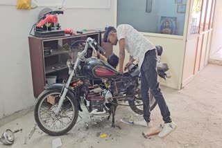 Maharashtra: Youth converted bike into electric bike