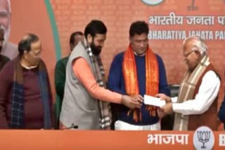 Former Haryana Congress president Ashok Tanwar, who resigned from Aam Aadmi Party on Friday joins BJP in the presence of Haryana CM Manohar Lal Khattar and BJP National General Secretary Arun Singh.