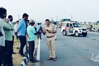 Car overturns due to tire burst in Karnataka