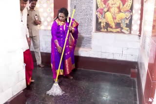 Governor Tamilisai Sundararajan Cleaned Sri Hanuman Temple