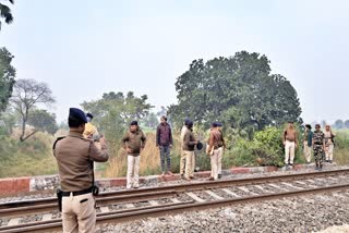 पटना में ट्रेन से कटकर लुटेरे की मौत