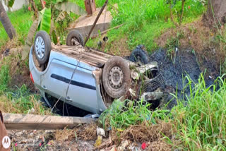 Car_Hit_on_Power_Pole_in_East_Godavari_District