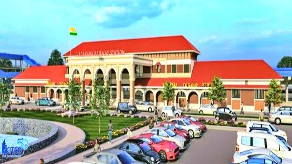 VADAKARA STATION DEVELOPMENT  MAHE STATION DEVELOPMENT  AMRIT BHARAT PROJECTS KERALA  MODI INAUGURATE RAILWAY RENNOVATION