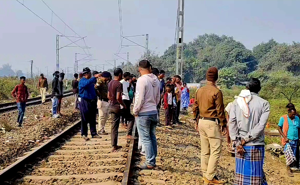 MEN DEAD BY RUN OVER BY TRAIN