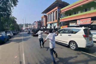Youth Congress  protest against Ministers  യൂത്ത് കോൺ​ഗ്രസിന്‍റെ പ്രതിഷേധം  Youth Congress waves black flag  കരിങ്കൊടി പ്രതിഷേധം