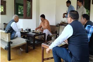 Etv Bharat  राजा भैया से मिले सपा प्रदेश अध्यक्ष नरेश उत्तम: Jansatta Dal Loktantrikराज्यसभा चुनाव में मांगा समर्थन, गठबंधन पर हुई बातचीत