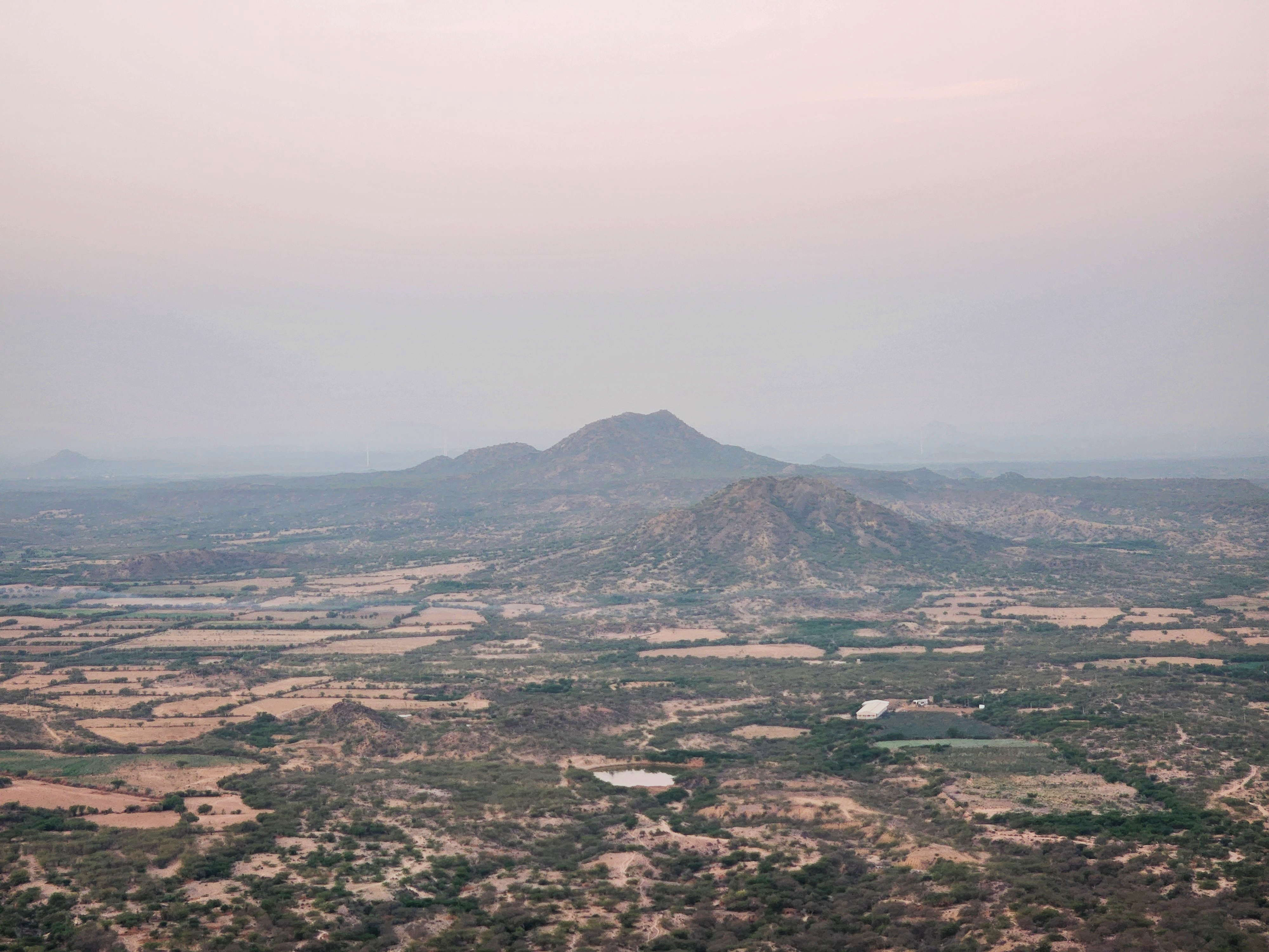 એક જ દિવસમાં સર કર્યા કચ્છના 6 ડુંગરો