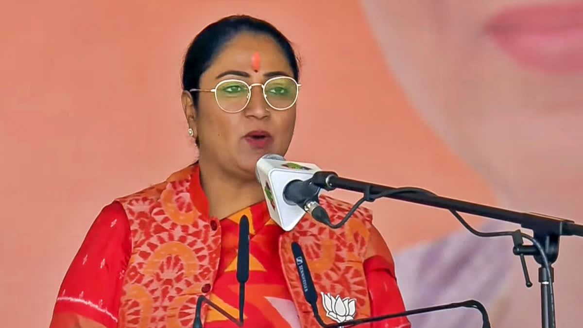 Rekha Gupta Takes Oath As Delhi Chief Minister In Presence Of PM Modi At Ramlila Ground