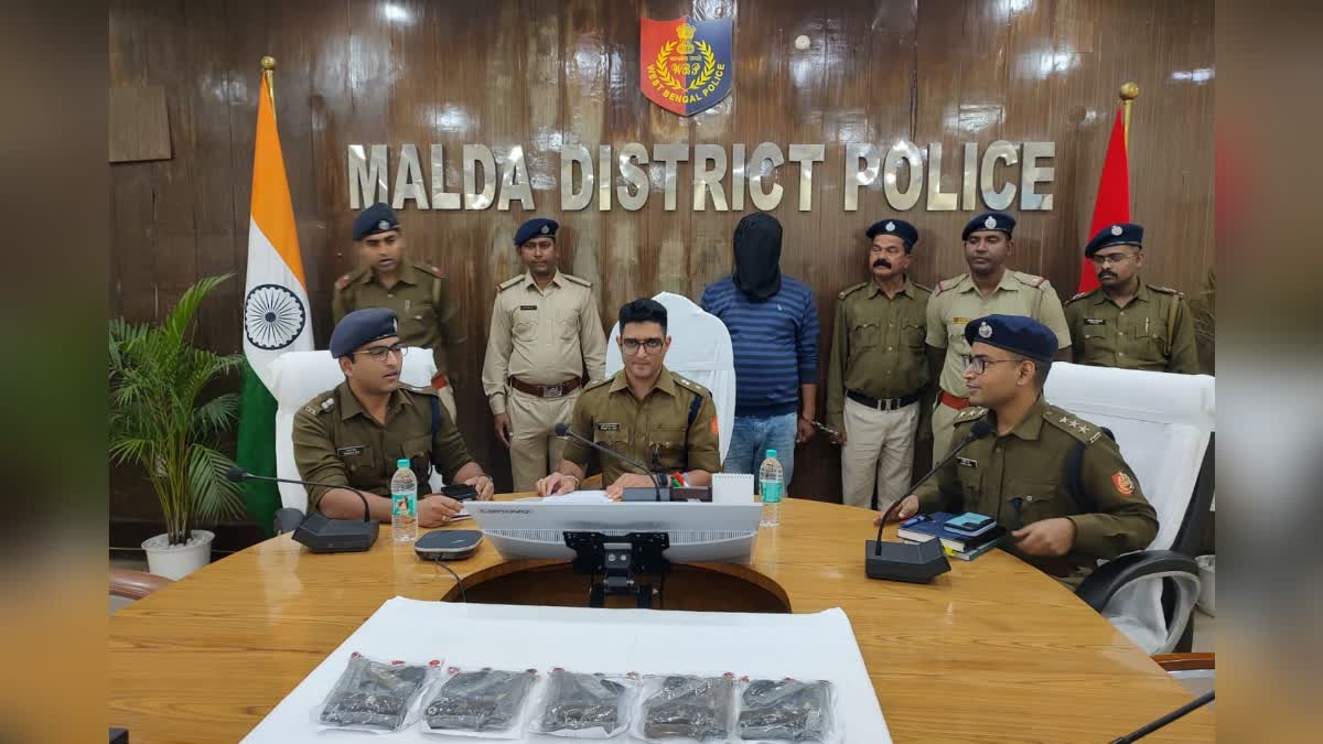 Man Arrested With 5 Fire Arms in Malda