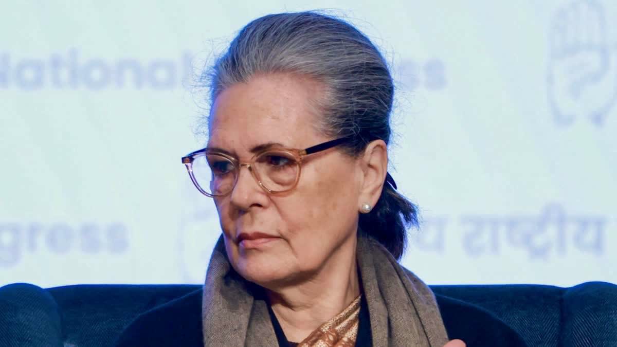 congress leader Sonia Gandhi admitted to Hospital in Delhi