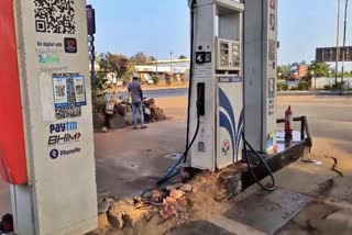 private_travels_bus_hits_petrol_pump_at_nellore_district