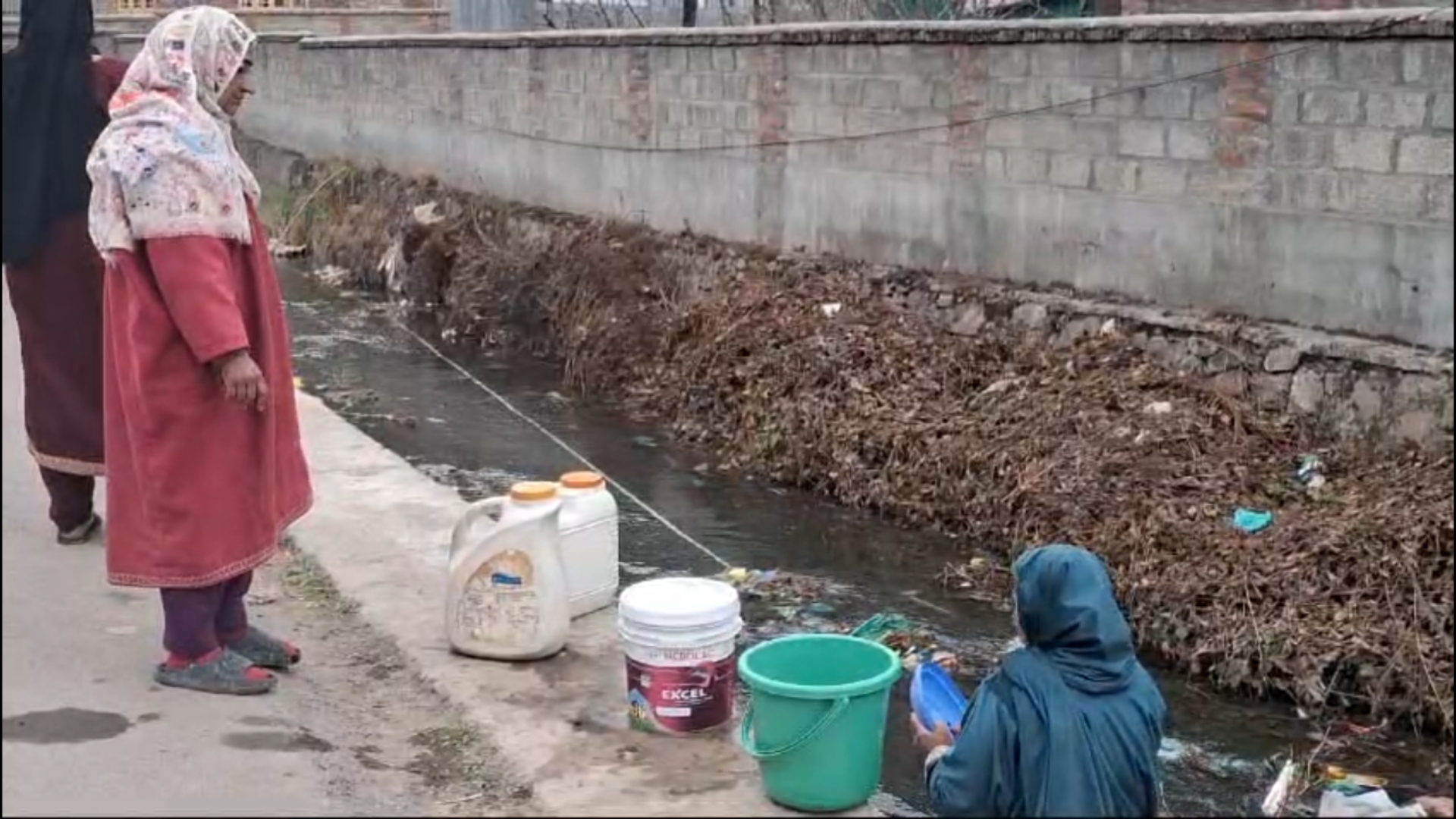 اچھہ بل آبشار کے خشک ہونے علاقے میں پانی کا شدید بحران