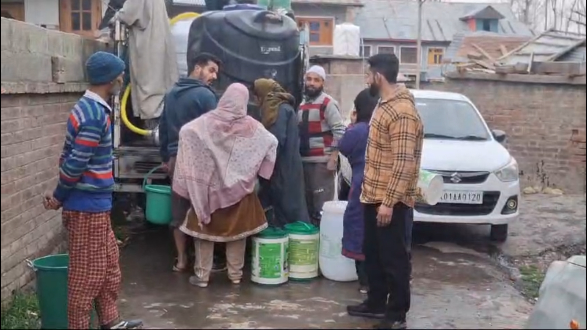 اچھہ بل آبشار کے خشک ہونے علاقے میں پانی کا شدید بحران