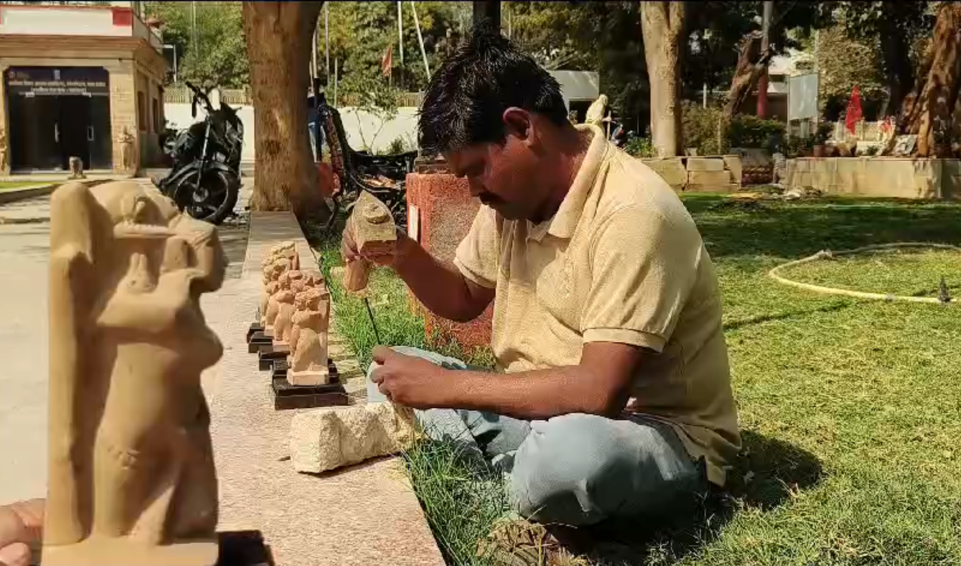 SHALBHANJIKA REPLICAS GIFT IN GIS